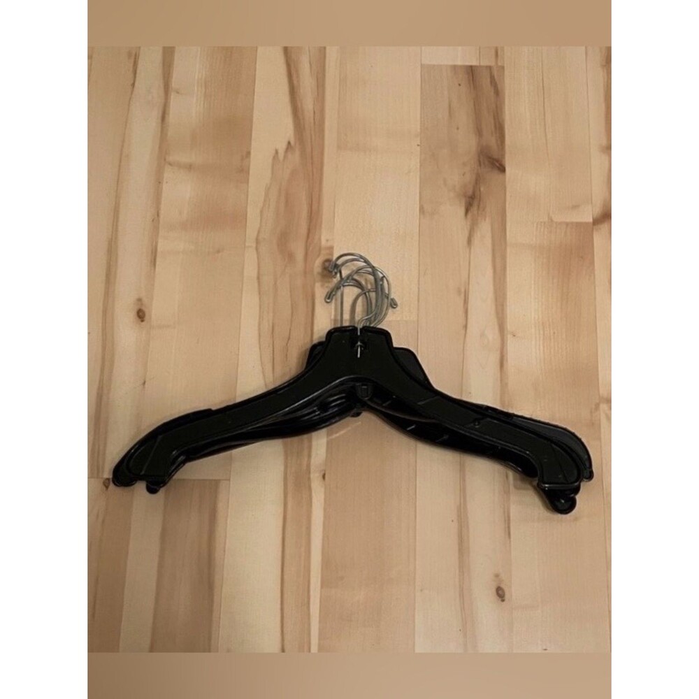 9 Black Plastic Clothing Hangers Clothes Hangers